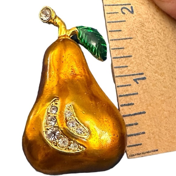 Saxon Pear Brooch Fruit Pin Lacquer and Rhinestone Vintage Jewelry - Picture 2 of 3